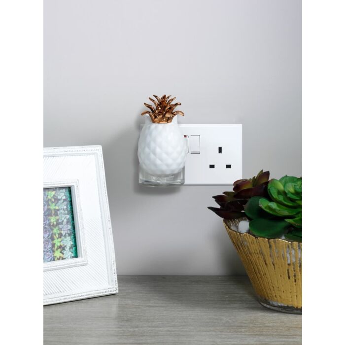 Yankee Candle - Pineapple Light Sensor Scent Plug Diffuser
